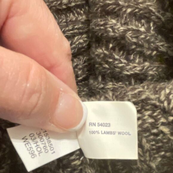 Vintage Gap Men’s 100% Wool Cable Knit Sweater - Picture 8 of 8